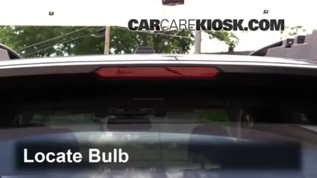 2015 Subaru Outback 3.6R Limited 3.6L 6 Cyl. Éclairage Feu de freinage central (remplacer l'ampoule)